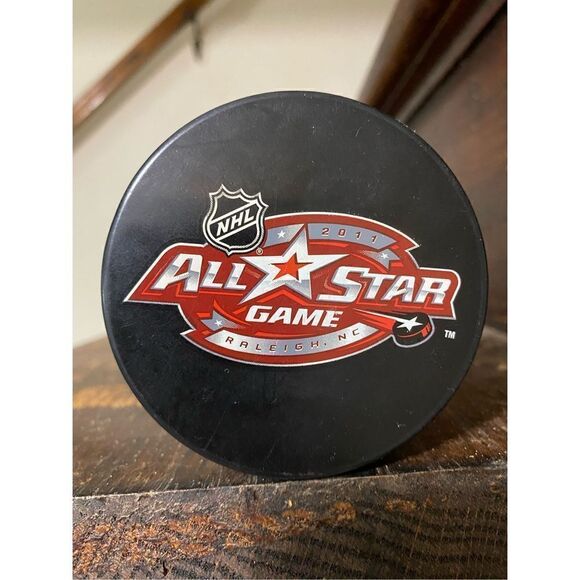 NHL 2011 all star game hockey official size puck - Picture 1 of 4